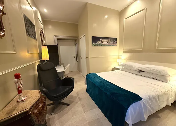 Spanish Steps Boutique - Madame Sofia Secret 3*